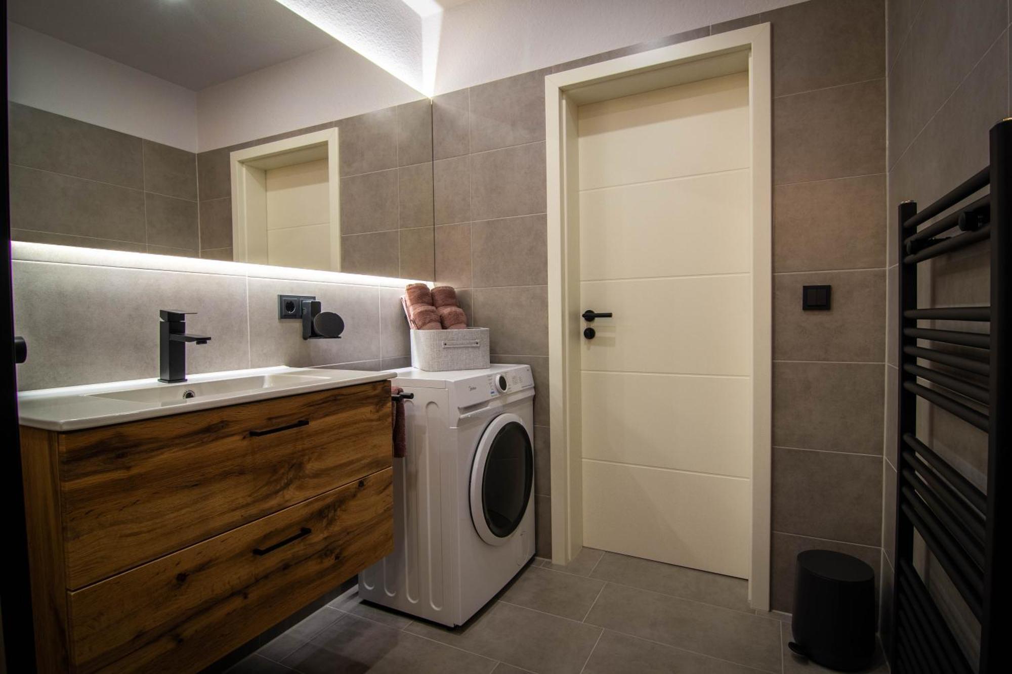 Stayfine - Smartes Design Apartment Am Uni Campus Chemnitz Bagian luar foto