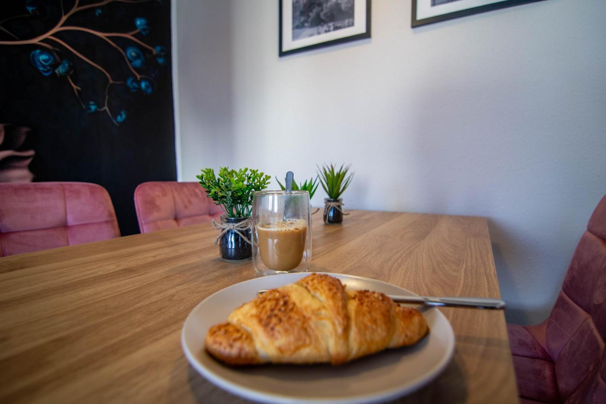 Stayfine - Smartes Design Apartment Am Uni Campus Chemnitz Bagian luar foto